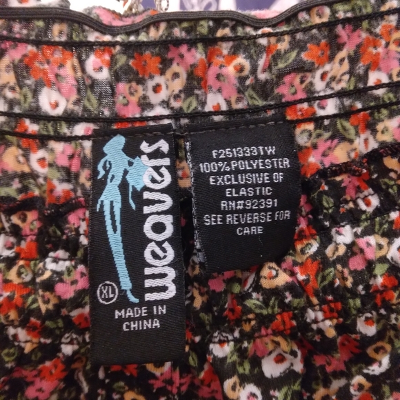 Weavers - Floral Print Ruffled Blouse - Picture 8 of 11